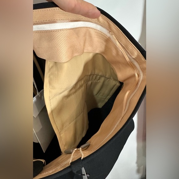 NWT Chloe Black Pleated Crepe High Waisted Shorts 44 (US 12) - Picture 13 of 13